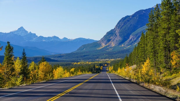 <b>Icefields Parkway, Alberta</b><br><br>
The Icefields Parkway cuts through the Canadian Rocky Mountains, linking Banff and Jasper National Park together.<br><br>
(Matthew Bailey/VWPics/Universal Images Group via Getty Images)